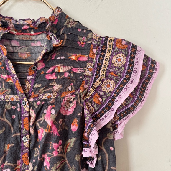 Sundance Marcleine Ruffle shoulder Blouse Gray and Pink Floral Bird Print M - Picture 4 of 9